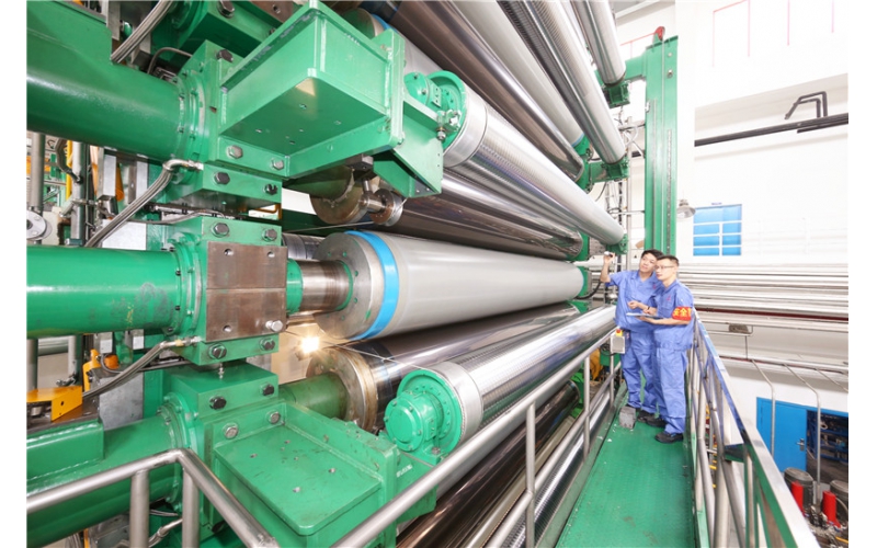 仙鶴股份參與完成的“4575/1000超級壓光機”項目 榮獲2018年度中國輕工業聯合會科學技術進步一等獎